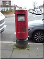 Elizabeth II postbox on High Road, Finchley