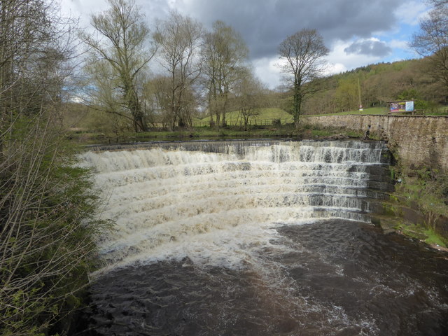 River Etherow - weir © Chris Allen cc-by-sa/2.0 :: Geograph Britain and ...