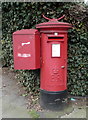 Elizabeth II postbox on the B156, Cuffley