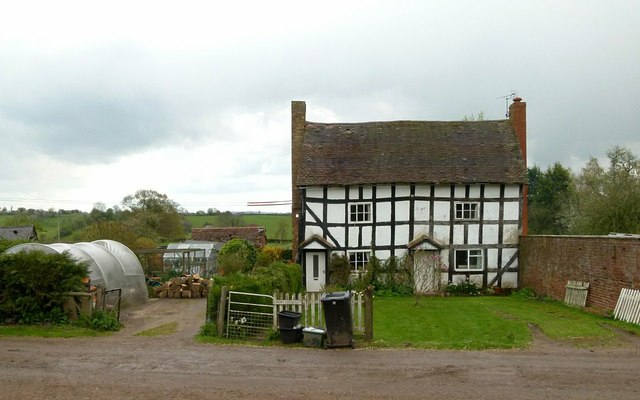 Court Cottages, Boraston