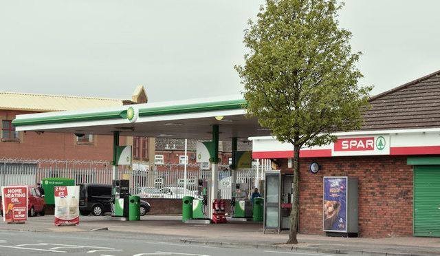 BP petrol station, Belfast (May 2016) © Albert Bridge ...