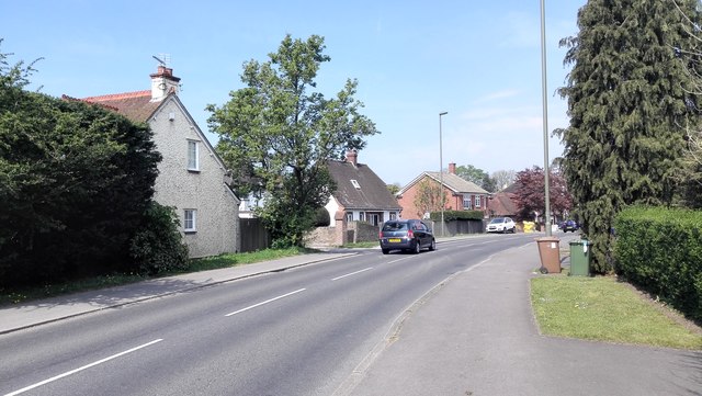 Shepperton Road - Laleham © James Emmans cc-by-sa/2.0 :: Geograph ...