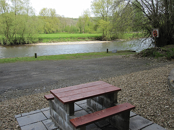 Picnic Table and River \u00a9 kevin higgins :: Geograph Ireland