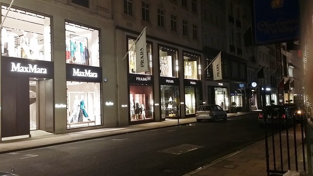 Posh fashion shops on Old Bond Street © David Howard cc-by-sa/2.0 ...