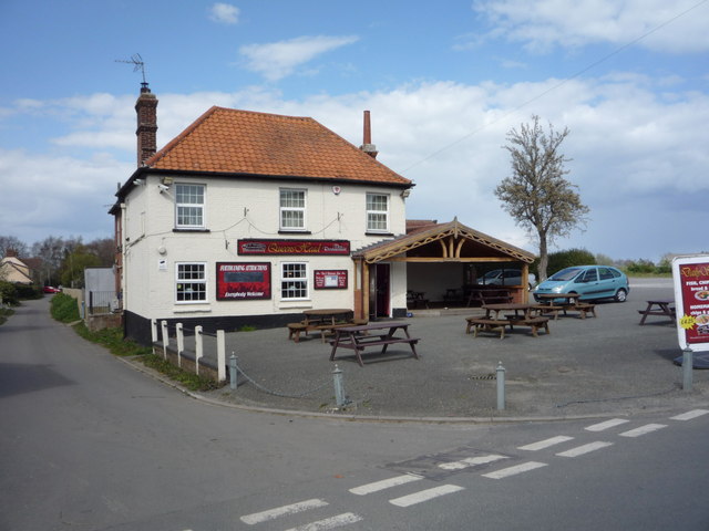 The Queens Head, Burgh Castle © JThomas cc-by-sa/2.0 :: Geograph ...