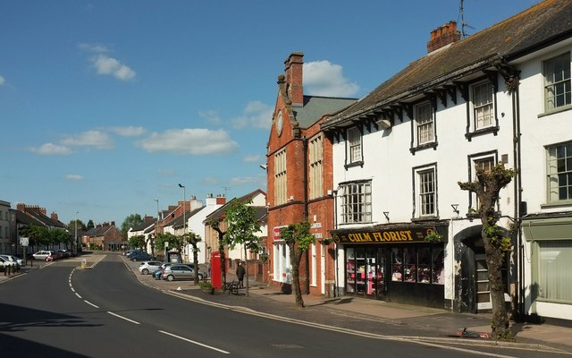 High Street, Cullompton © Derek Harper cc-by-sa/2.0 :: Geograph Britain ...