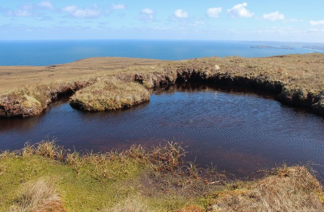 Bog pool on the moor north of Ben Hutig