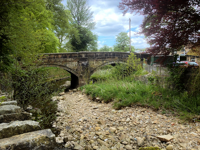 Barrowford Bridge © David Dixon cc-by-sa/2.0 :: Geograph Britain and ...