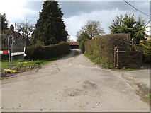 TM0652 : Entrance to Rectory Farm by Geographer