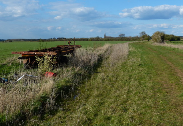 Rusting trailer next to the Nene Way