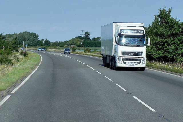 hgv-heading-towards-east-anglia-david-dixon-cc-by-sa-2-0-geograph