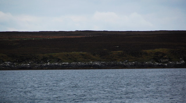Low cliffs and wave-cut platform, Fara