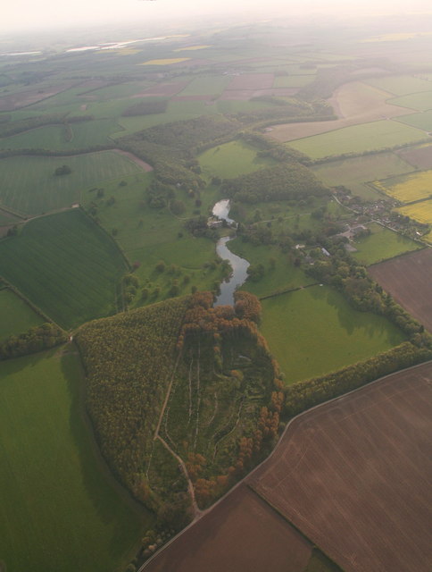 Well Vale Hall and Low Wood: aerial 2016
