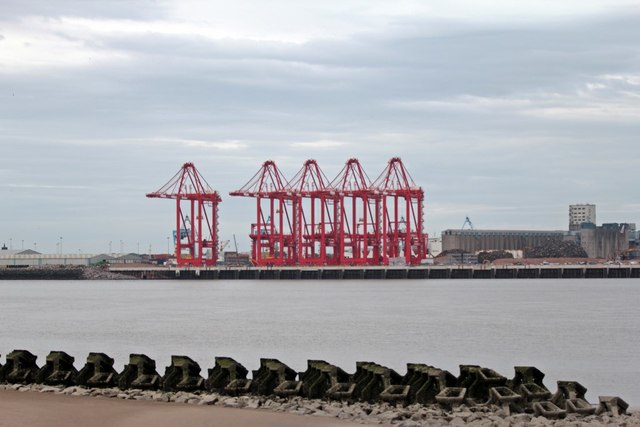 New cranes, Liverpool2 container terminal