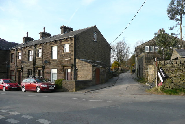 Wainsgate Lane, Old Town, Wadsworth © Humphrey Bolton :: Geograph ...