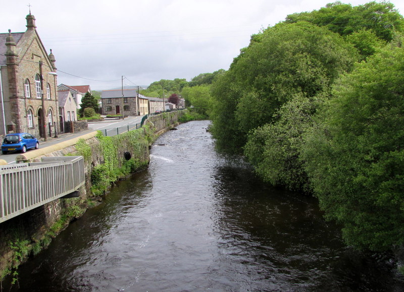 Upstream along the River Tawe,... © Jaggery :: Geograph Britain and Ireland