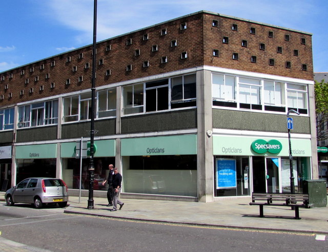 Specsavers, Neath © Jaggery :: Geograph Britain and Ireland