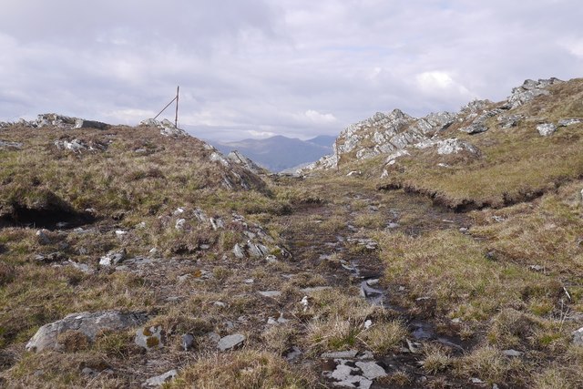 Remains of a fence, Beinn nan Cabar