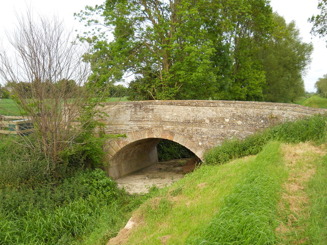 Stone bridge over South Drain near Etton