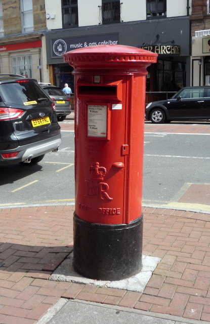 Elizabeth II postbox on English Street, Carlisle