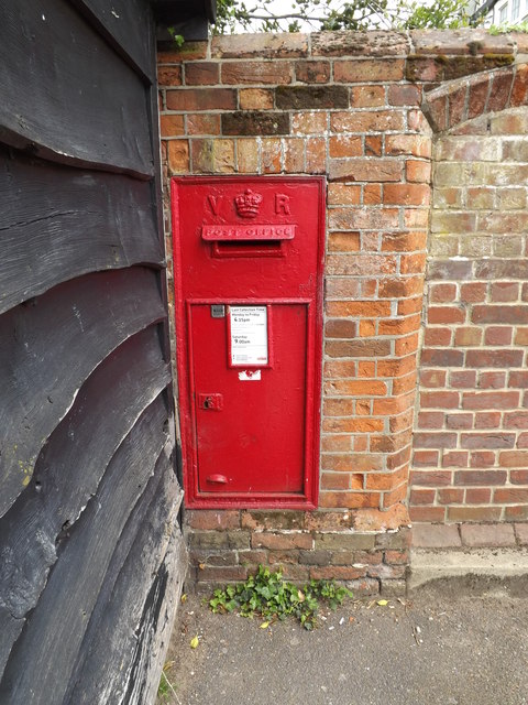 4 High Street Victorian Postbox
