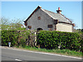 Small building by Lochwinnoch Road