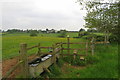 SP6534 : Footpath towards Manor Farm by Philip Jeffrey