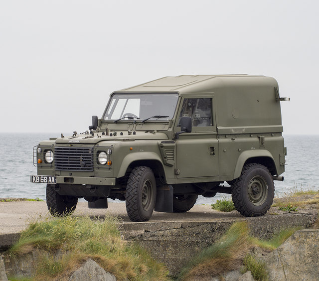 MOD Land Rover, Bangor © Rossographer ccbysa/2.0 Geograph Ireland