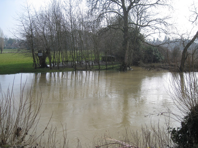 A near flood, River Avon, southeast Warwick