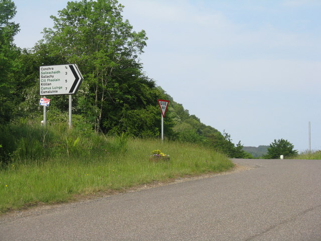 Road junction near Ardelve