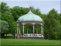 NT0987 : Dunfermline Public Park bandstand by Thomas Nugent
