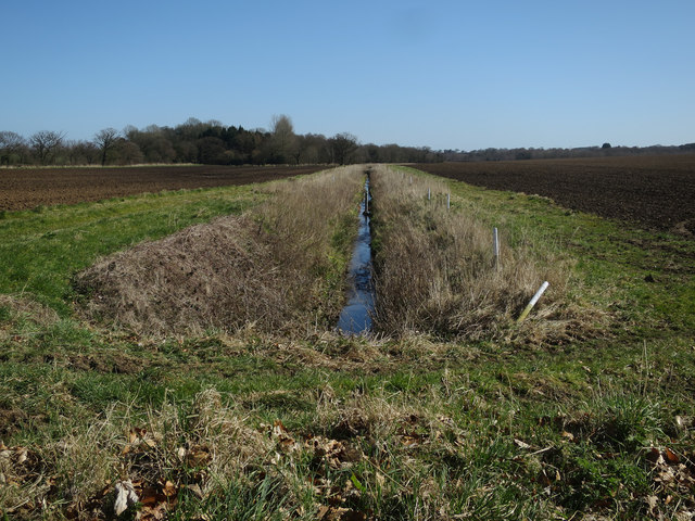 Drainage ditch near Sustead © Hugh Venables cc-by-sa/2.0 :: Geograph