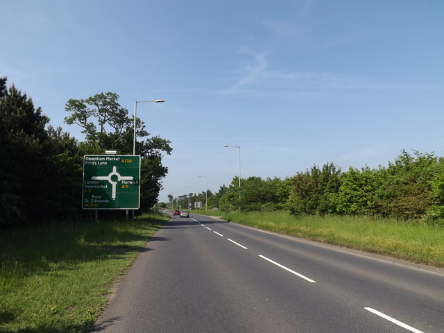 A1066 Mundford Road & Roadsign © Geographer cc-by-sa/2.0 :: Geograph ...