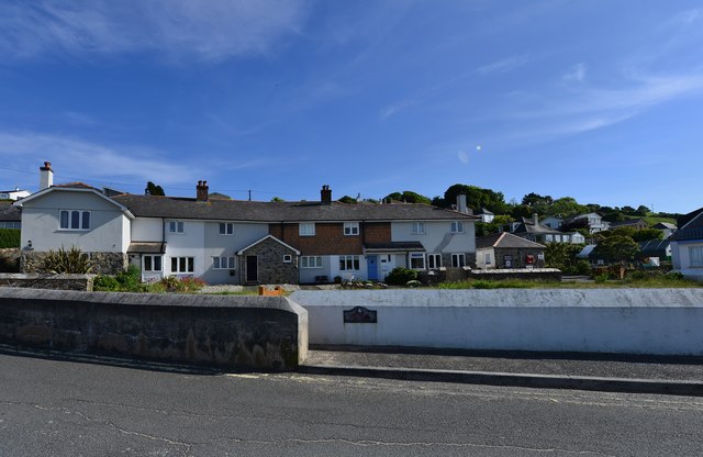 Portmellon Cove: Seafront dwellings