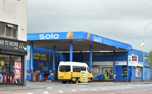 Solo petrol station, Belfast (June 2016)