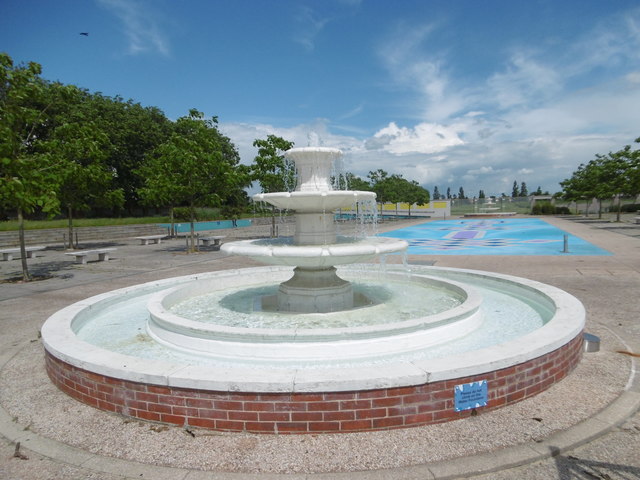 The Splash Park in Barking Park © Marathon cc-by-sa/2.0 :: Geograph