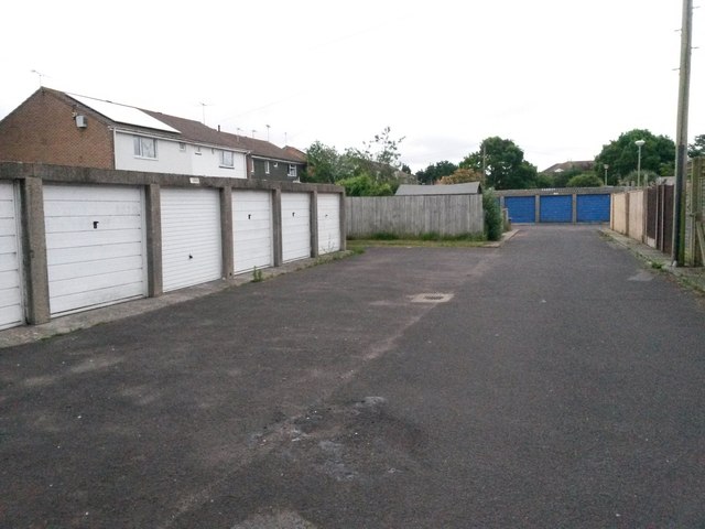 Ensbury Park: footpath N34 passes some garages
