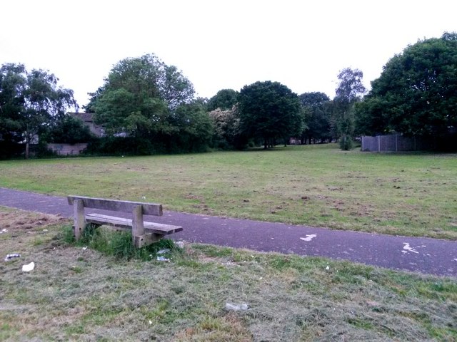 Ensbury Park: footpath N27 across the grass