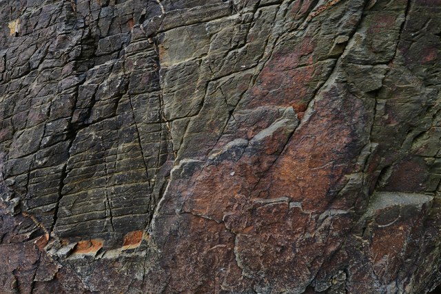 Durgan: Detail of the rocks on the beach 1