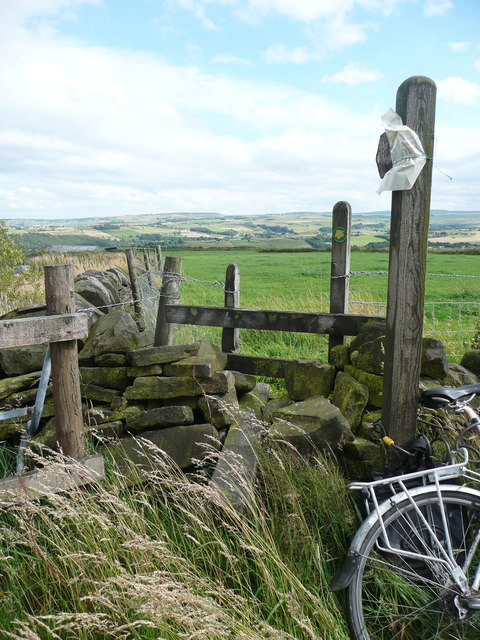 Stile on the footpath from Shaw's Lane to Kennel Lane, Sowerby (2)