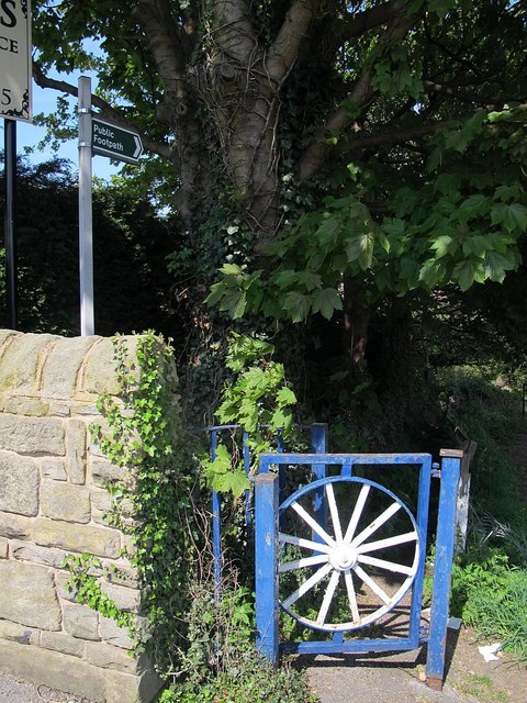 Gate with wheel design, Lister Hill, Horsforth