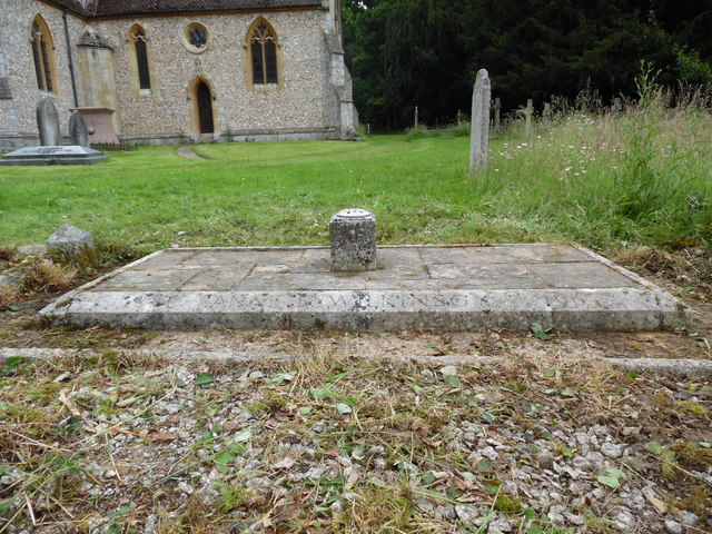 Grave of Ellen Wilkinson in Penn Street churchyard (2)