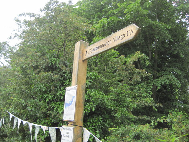 Signpost - permissive path to Aldermaston Village