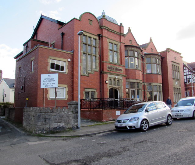 Colwyn Bay Library © Jaggery cc-by-sa/2.0 :: Geograph Britain and Ireland