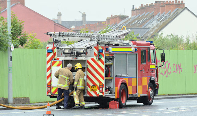 Fire appliance, Ormeau Embankment,... © Albert Bridge :: Geograph ...