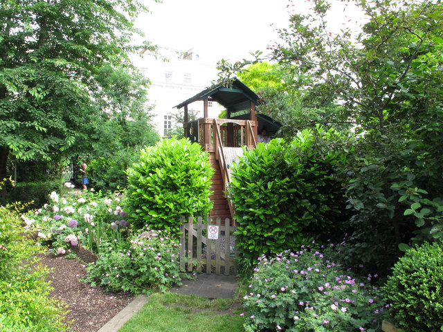 Playhouse in Norland Square Gardens