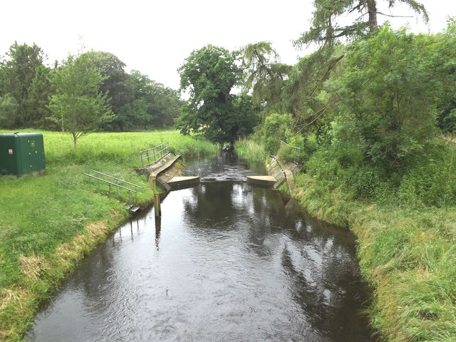 little-ouse-river-gauging-station-geographer-cc-by-sa-2-0