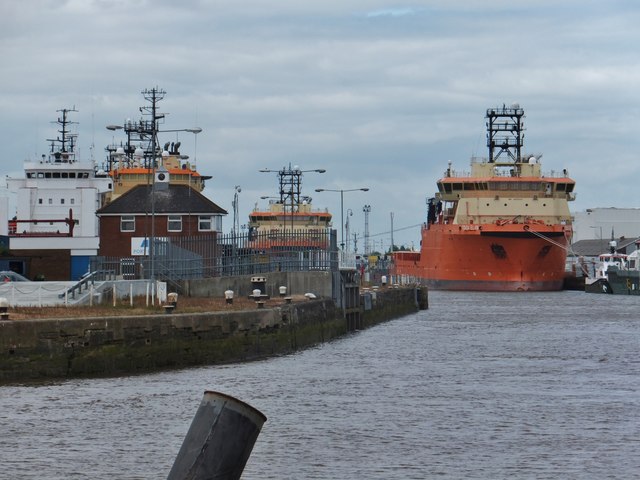 Albert Dock, Kingston upon Hull © Bernard Sharp :: Geograph Britain and ...