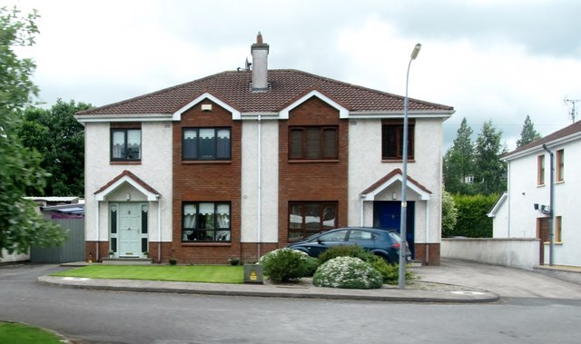 Semi detached Houses On The R190 In Eric Jones Cc by sa 2 0 