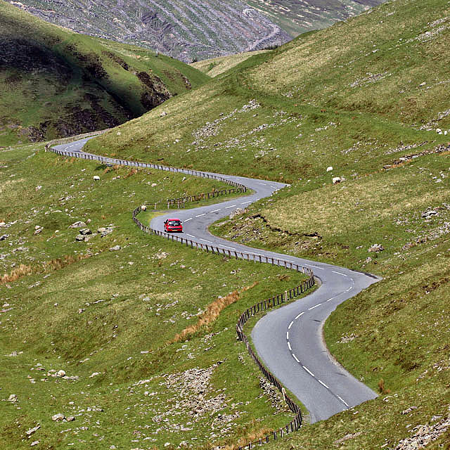 A winding road in Moffat Dale © Walter Baxter cc-by-sa/2.0 :: Geograph ...